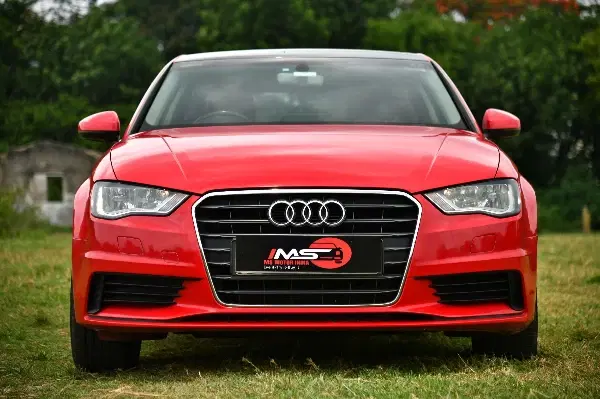 Audi A3 35 TDI Premium Plus (Sunroof)